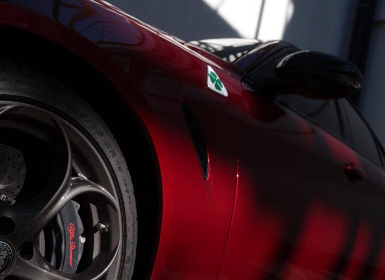 Zázraky sa dejú! Alfa Romeo vracia na scénu brutálnu V6 a Giulia Quadrifoglio vstáva z mŕtvych - AUTOVINY.sk