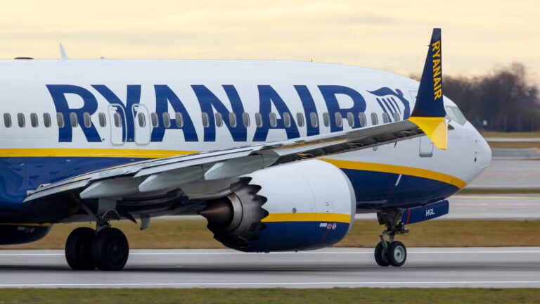 Útok na Ryanair: Nízkonákladovka zníži ceny leteniek, dostanete aj hotel