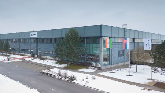 Indická Tata expanduje na Slovensku. Bude vyrábať automobilové interiéry - Magazín - Auto - pravda.sk