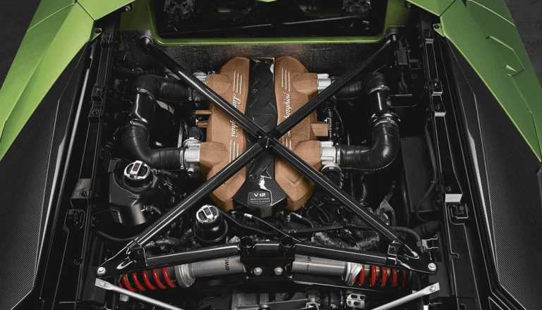 Benzín prežije: Elektrina dostala stopku a Lamborghini sa vracia k tomu, čo robí najlepšie - AUTOVINY.sk