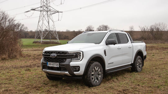 Videotest: Ford Ranger. Porovnali sme plug-in hybrid a diesel - Testy - Auto - pravda.sk