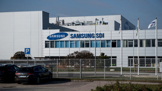 Limity prekročené 500-násobne: Baterkáreň Samsungu v Maďarsku utajovala 