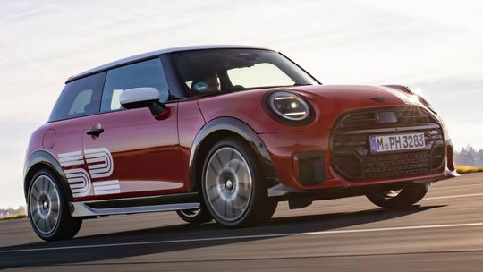 Mini JCW 1965 Victory Edition: Spomienka na víťazstvá má „spaľovák“ a 170 kW - Novinky - Auto - Pravda