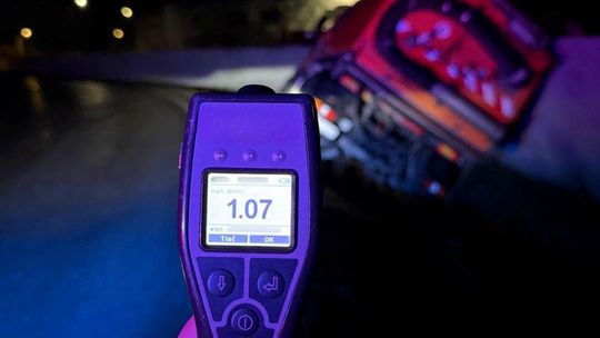 Policajti neverili vlastným očiam: Cestár v Trenčíne nafúkal a skončil v priekope - Doprava - Auto - Pravda