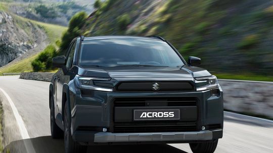 Suzuki Across: Druhá generácia opäť len ako plug-in hybrid. Ale parádny - Novinky - Auto - pravda.sk