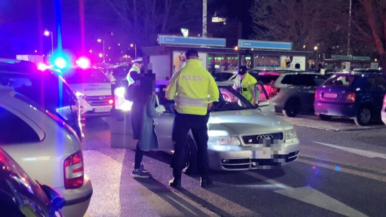 Stačí 10 áut a máte problém. Nový zákaz pocítia slovenskí vodiči