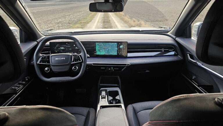 Veľké SUV, ktoré vás nezruinuje: Tento hybrid jazdí za 6 litrov, výbavou zahanbí drahšiu konkurenciu