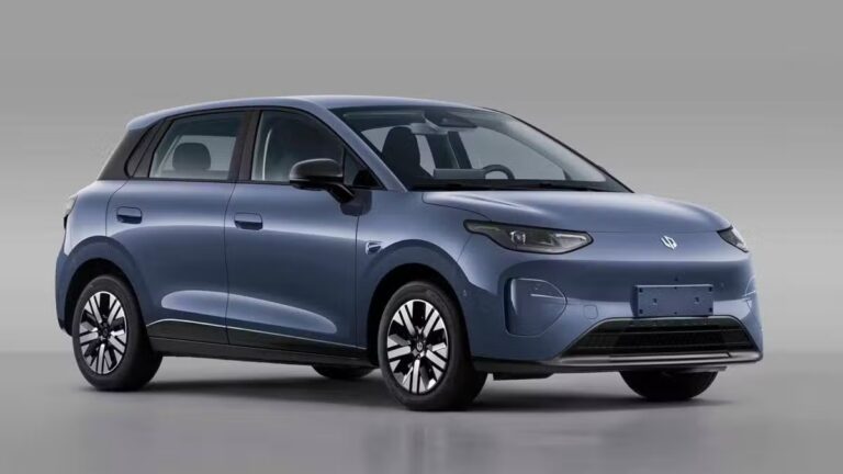 Pôjde o najkrajší interiér malého elektromobilu? Leapmotor A05 ukázal svoju kabínu