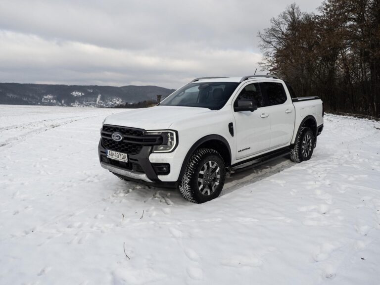 Test: Ford Ranger Wildtrak PHEV - Kamufláž do snehovej búrky, aj akustická | Autobazar.EU