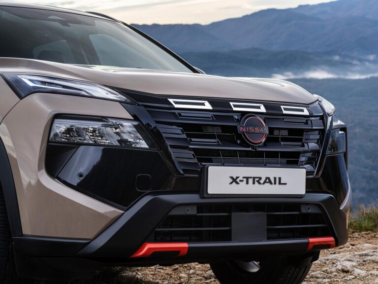 Nissan X-Trail sa zmenil na nepoznanie. Výrobca počas premiéry novinky zdôraznil vlastnosť, ktorú potrebujeme najviac