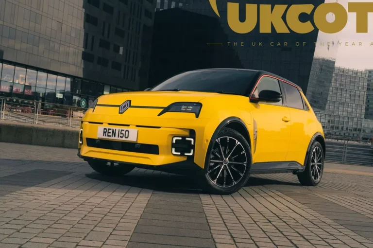 
      Elektrická ikona vylepšená: Renault 5 dostáva pádla rekuperácie
    