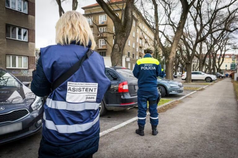 PAAS: Koniec oranžových lístkov, odpúšťanie pokút za parkovanie