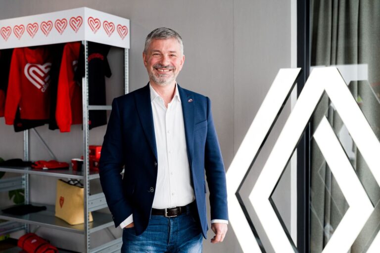 Generálny riaditeľ Renault Slovensko: Čínskych áut sa nebojíme. Ich oprava môže byť o pár rokov problém