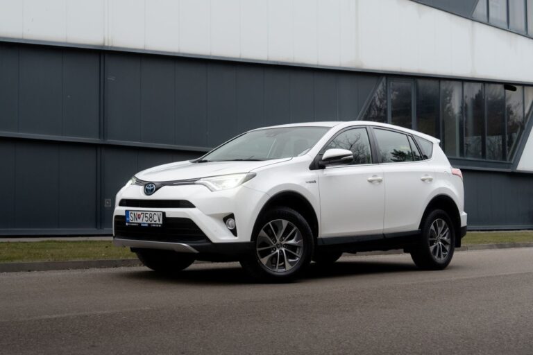 Keď jazdené SUV, tak jedine toto? Toyota RAV4 po 100 000 km