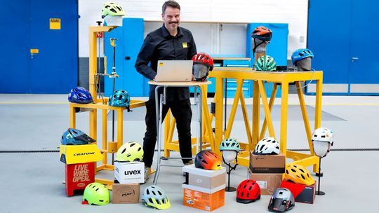 ADAC: Nemci otestovali detské cyklistické prilby. Cena nie je rozhodujúca - Magazín - Auto - pravda.sk