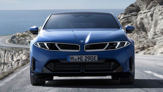 BMW i3: Elektrická trojka mieri do budúcnosti dojazdom až 900 km - Novinky - Auto - pravda.sk