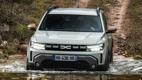 Dacia Duster Hybrid G 150 4x4: Lacné SUV dáva lekciu aj veľkej Toyote - Novinky - Auto - Pravda