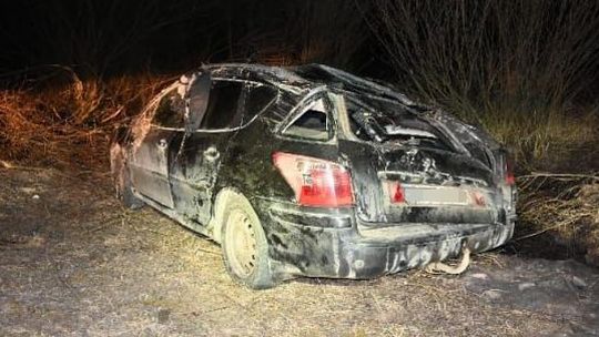 14-ročný chlapec za volantom: Auto na streche, dve dievčatá v nemocnici - Doprava - Auto - Pravda