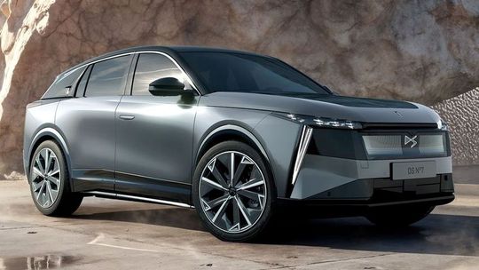 DS N°7: Druhá generácia aj ako elektromobil. Na nabitie dá až 740 km - Novinky - Auto - Pravda