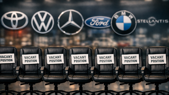 Pohroma: O svoje miesto v priebehu roka prišlo až 9 šéfov veľkých automobiliek - Magazín - Auto - pravda.sk