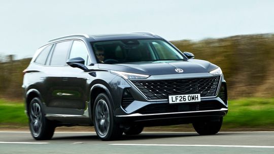 MG S9 PHEV: Najväčšie MG odvezie siedmich a na elektrinu prejde 100 km - Novinky - Auto - Pravda