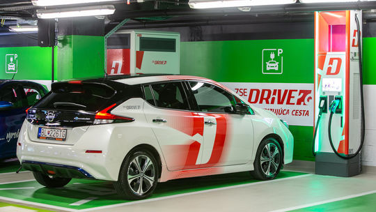 Nabíjanie elektromobilov je opäť o čosi drahšie. Oplatí sa ešte jazdiť na elektrinu? - Poradňa - Auto - pravda.sk