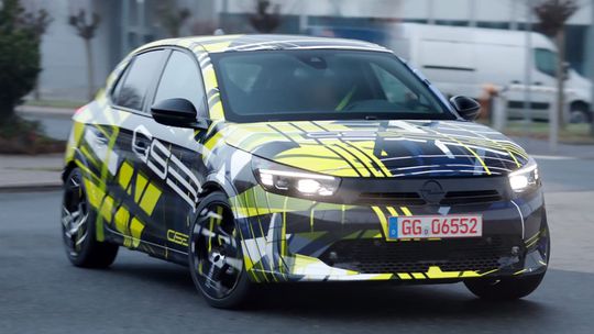 Opel Corsa GSE: Elektrický hothatch bude mať takmer 280 koní a široký postoj - Magazín - Auto - pravda.sk