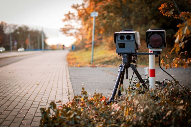 Pozor na tachometer, za prekročenie rýchlosti môžete skončiť pred súdom