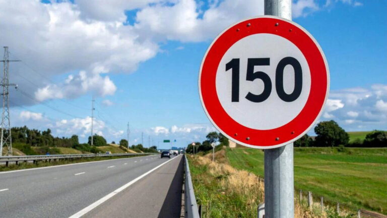 Nový rýchlostný limit na diaľnici 150 km/h: Len pre trojprúdovky pri Slovensku