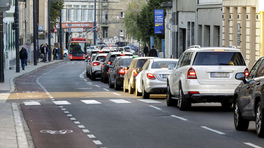 Dvakrát zákaz odbočenia. Pri Hlavnej stanici už od soboty nastane veľká zmena dopravy - Doprava - Auto - Pravda