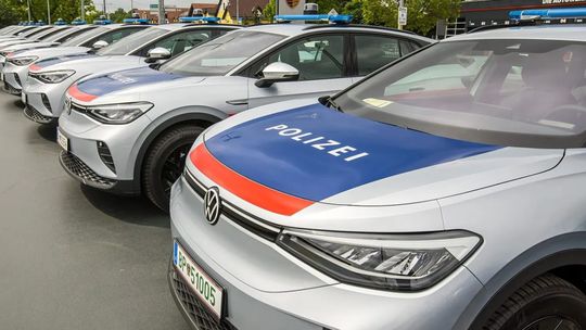 Príliš ťažké a pomalé. Rakúska polícia končí s elektromobilmi, projekt TRON sa neosvedčil - Magazín - Auto - pravda.sk