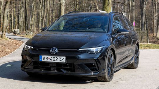 Test: VW Golf R Variant – „Anjelských“ 333 koní funguje perfektne. Zadarmo to nie je - Testy - Auto - pravda.sk