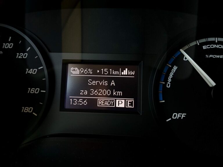 Meníte olej po 30 000 km? Riskujete fatálne zlyhanie motora, odborníci varujú pred „marketingovými“ intervalmi | Autobazar.EU