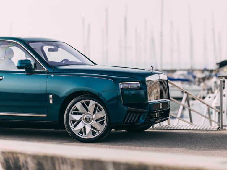 Rolls-Royce odhalil novú verziu SUV Cullinan. Dovoliť si ho môže len pár ľudí  | Autobazar.EU