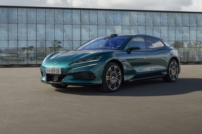 Na európsky trh vstupuje technicky najdokonalejší elektromobil