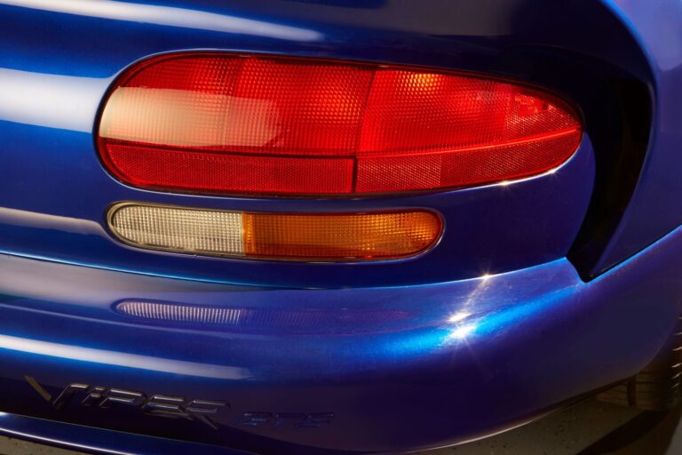 8,0 l, V10, 400 koní, minimum elektroniky. Spomínajú naň dodnes