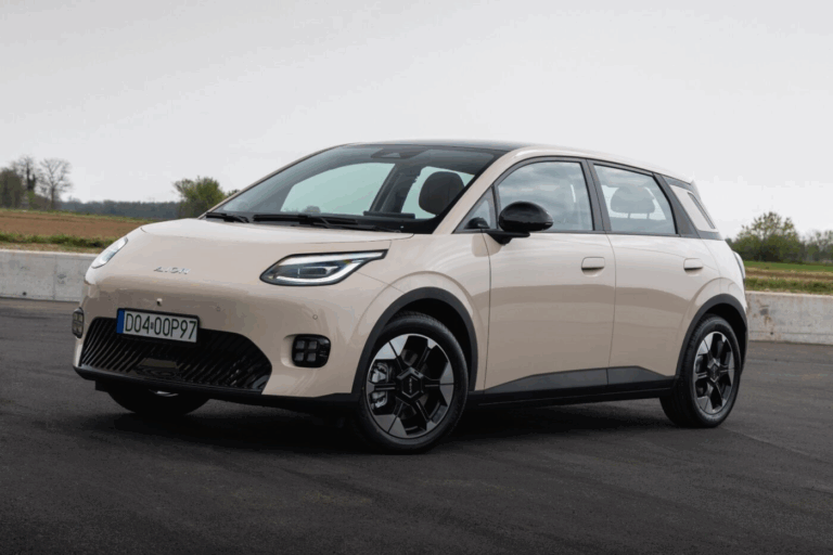 Čínsky GAC uvádza na európsky trh elektromobil Aion UT, predaj štartuje v najbližších mesiacoch