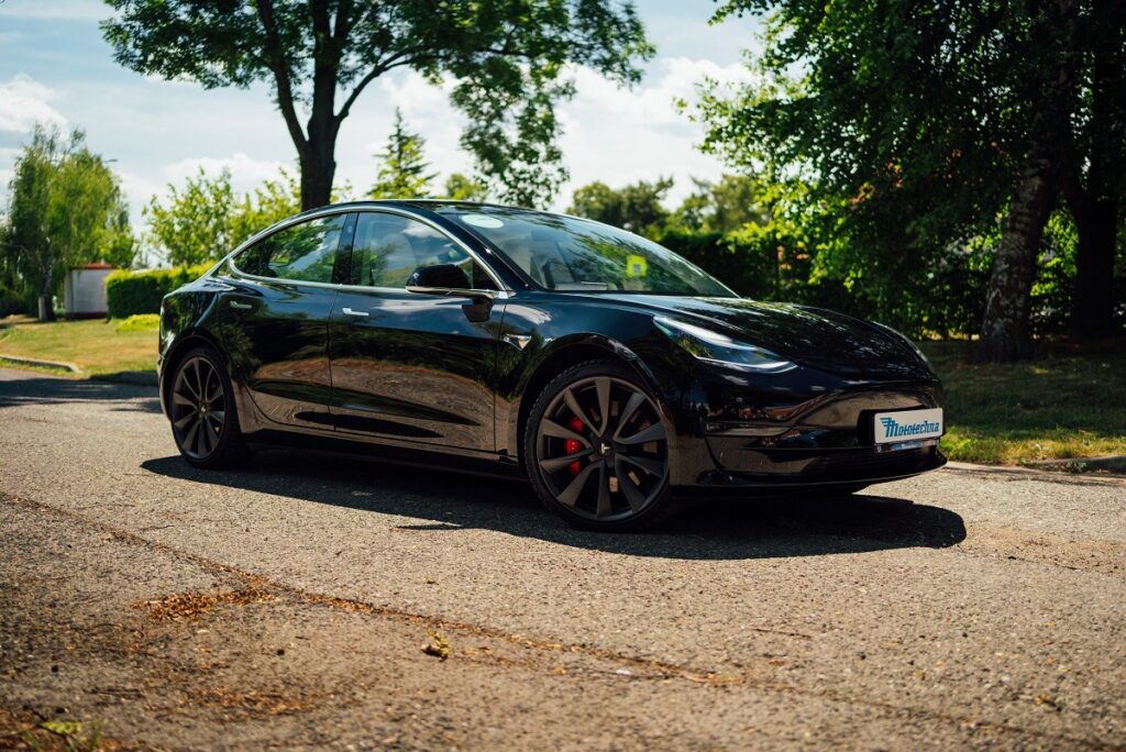 Trh so zánovnými autami