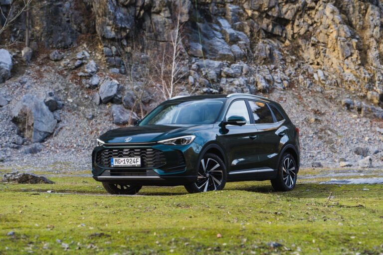 Číňania nechcú európske autá, Európania kupujú čínske, lebo na európske nemajú