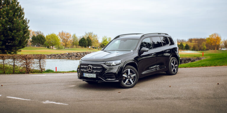 Rýchle nabíjanie aj v kompaktnom rodinnom SUV. Mercedes-Benz GLB 250+ with EQ Technology | Prvé jazdy