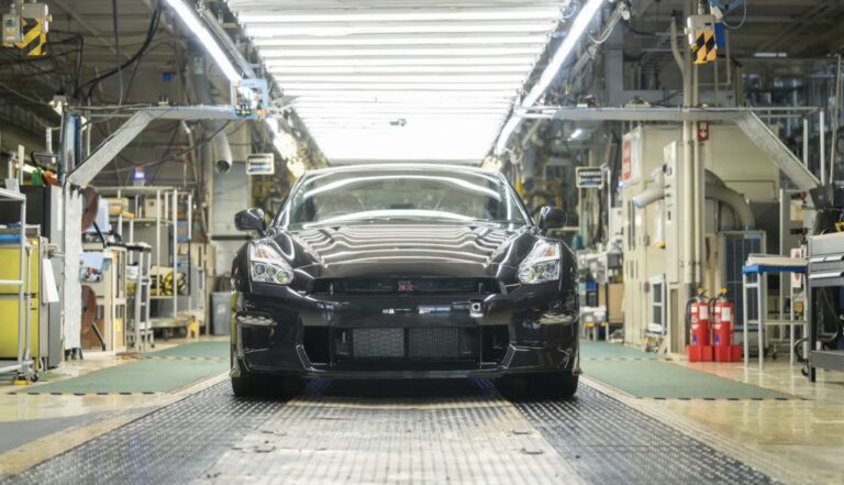 Nissan potvrdil novú generáciu legendárneho modelu GT-R. Dostane aj elektromotor, ale...