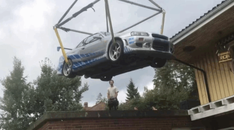 Našli ho po 18 rokoch: Nissan Skyline GT-R R34 Paula Walkera bol ukrytý v obývačke staršieho pána - AUTOVINY.sk