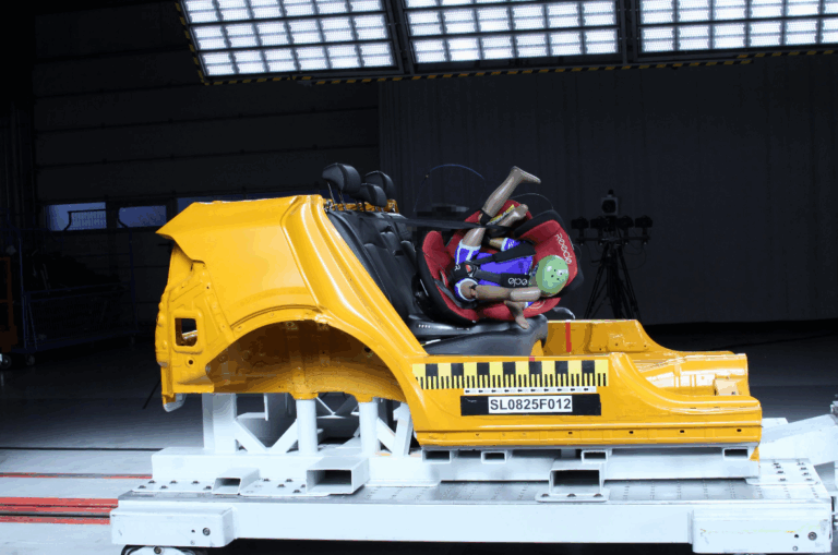 Nebezpečné autosedačky v predaji: Pri náraze sa môžu rozpadnúť, varujú experti - AUTOVINY.sk