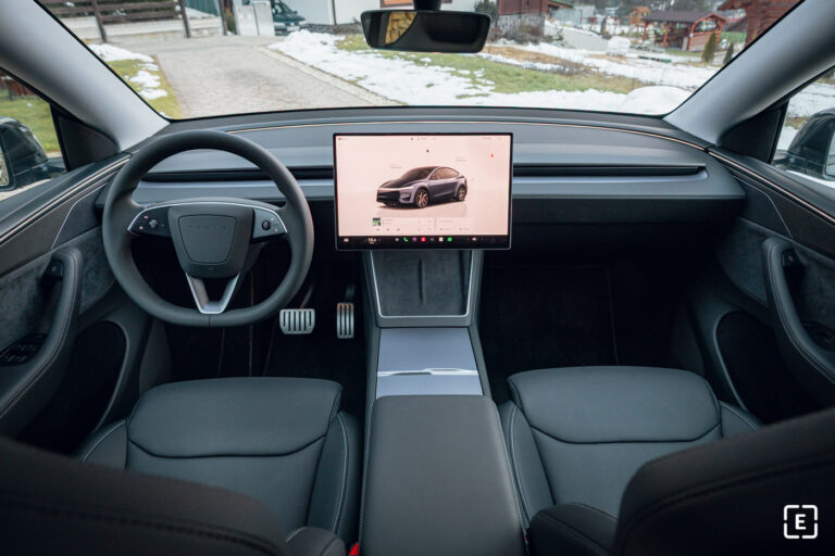 Autopilot už aj v Európe: Veľký krok pre majiteľov Tesly