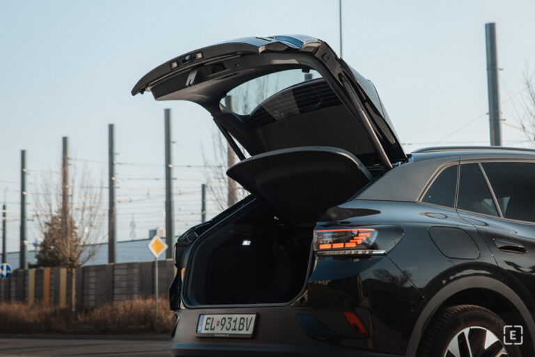 Koniec pre Teslu, nové inzeráty, čínske prekvapenie aj ďalší test | Prehľad týždňa