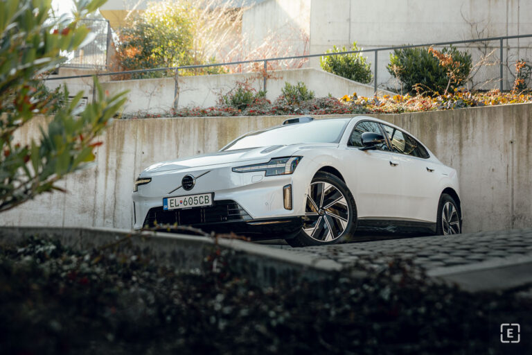Volvo prepisuje históriu. Takmer každé druhé predané auto v roku 2026 je elektrifikované