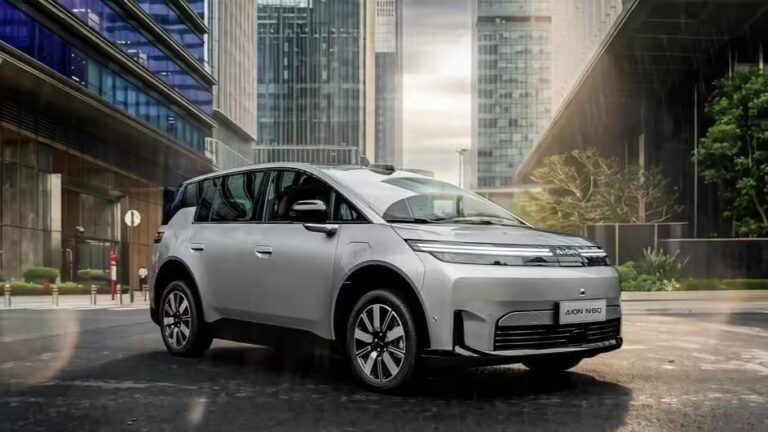 Toto SUV vidí premávku ako človek. Ukázali prelom v asistovanom riadení