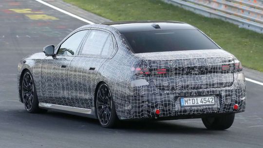 BMW 7: V Pekingu ukážu veľký facelift. Elektrická verzia predĺži dojazd - Magazín - Auto - Pravda