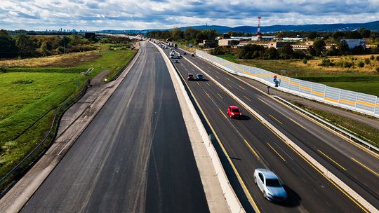 Vodiči pozor: Avizovaná uzávierka diaľnice D1 pri Bratislave začne už vo štvrtok - Doprava - Auto - Pravda