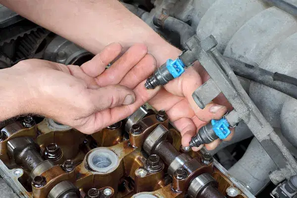 Liať benzín do nafty? Zaručeným receptom starých otcov si dnes akurát odpálite motor - AUTOVINY.sk